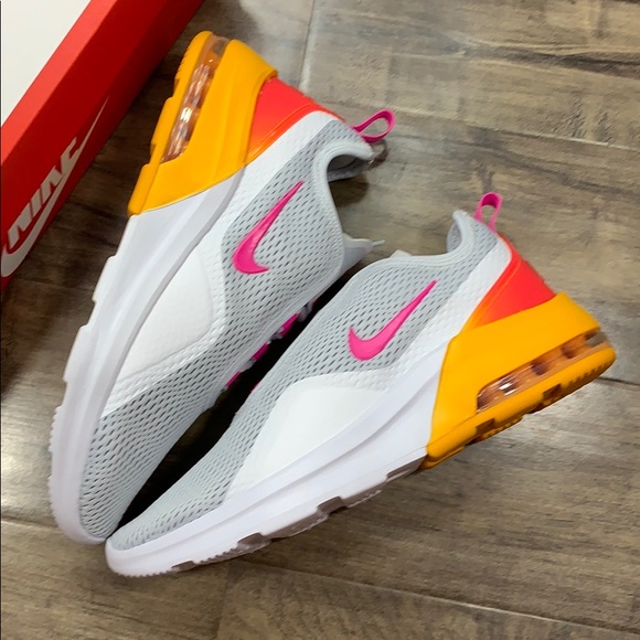Nike Shoes - NIKE WMNS AIR MAX MOTION 2 pure platinum/laser